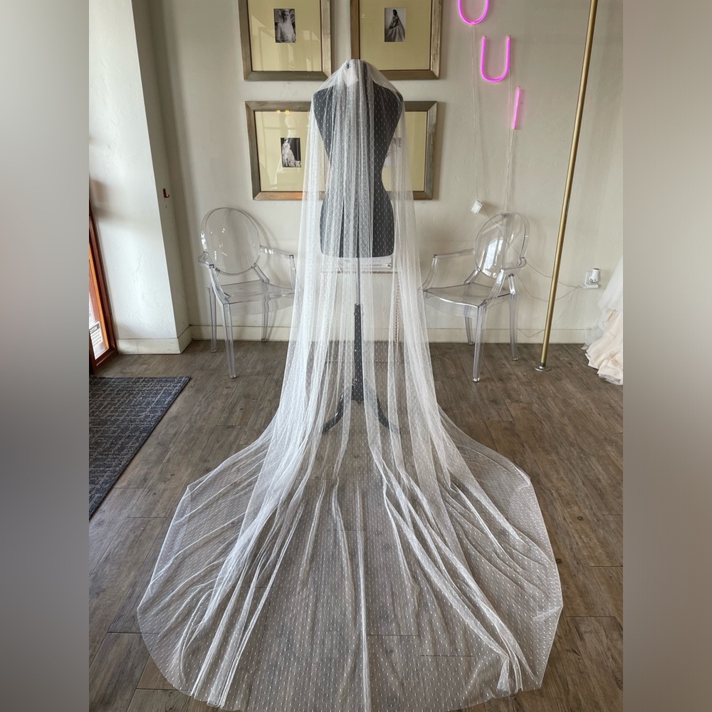 Cathedral Petite Pois Veil